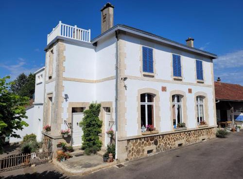 Holiday Home in Limousin near Forest