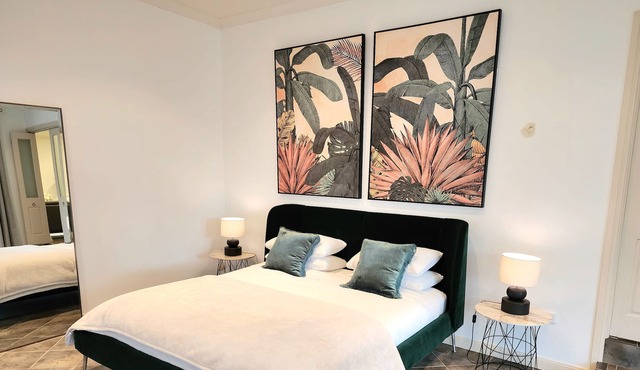 Holiday Haus Hahndorf - 4 BR, Fireplace, Free Parking, Wifi, Beautiful Garden!