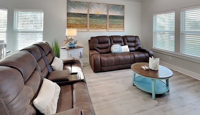Holiday Hideaway | Great Location Near Outdoor Activities!