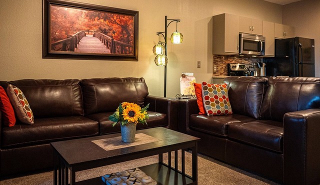 Holiday Hills 2BR | Pools, Golf, King, Walk-In