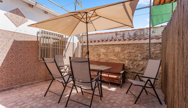 Holiday Home 'Antique Spanish Villa' with Private Terrace, Wi-Fi and Air Conditioning