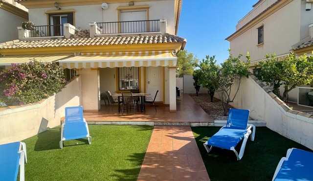 Holiday Home 'Relax Inn' with Sea View, Shared Pool & Wi-Fi