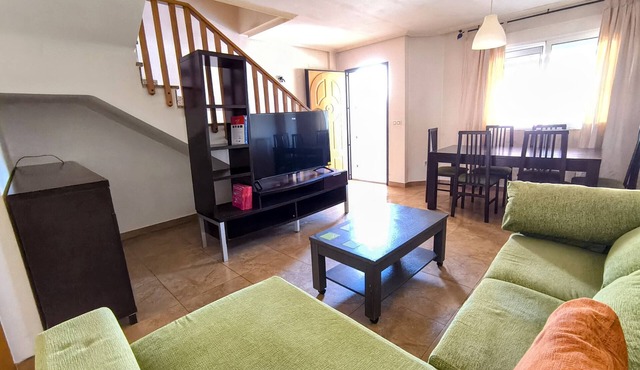 Holiday Home 'Vacaciones Con Sabor A Hogar' with Balcony, Wi-Fi and Air Conditioning