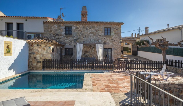 Holiday Home 'Can Tarana' with Mountain View, Private Pool and Wi-Fi