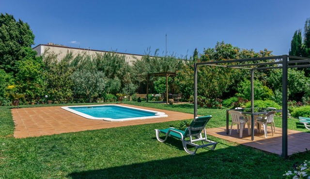 Holiday Home 'Castell del Montgrí Amunt' with Mountain Views and Wi-Fi