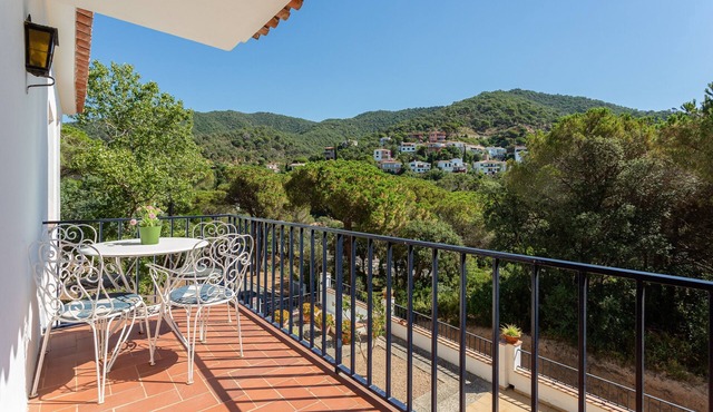Holiday Home 'Un paraíso en la Costa Brava' with Mountain View, Private Terrace and Wi-Fi