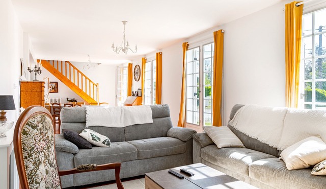 Holiday Home 'La Parenthèse Enchantée' with Private Terrace, Private Garden and Wi-Fi