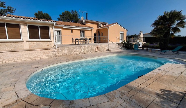 Holiday Home 'Les Hauts De Belette' with Private Pool, Wi-Fi and Air Conditioning