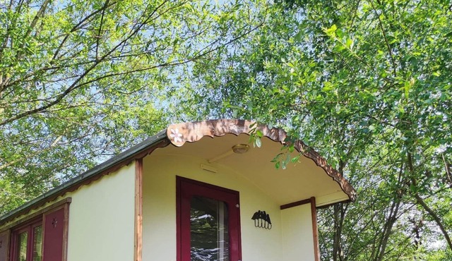 Holiday Home 'La Roulotte Couzote' with Private Terrace and Private Garden