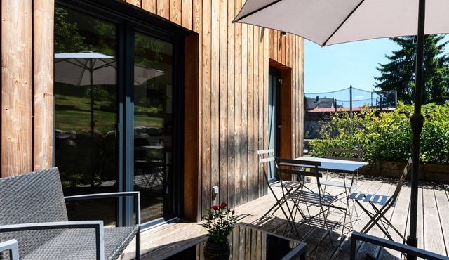Holiday Home “Flora Gîte” with Private Terrace, Garden & Wi-Fi