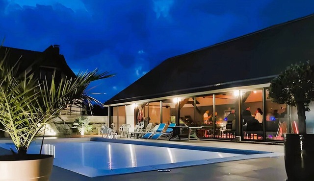 Holiday Home 'Lydilau' with Pool or Jacuzzi, Sleeps 12