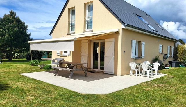Holiday Home 'Les 3 Mésanges' with Private Terrace, Private Garden and Wi-Fi