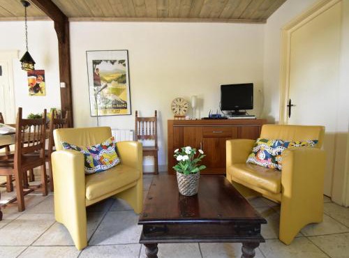 Holiday Home in St Honoré with Scenic Views