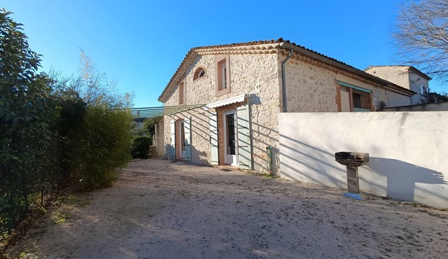 Holiday Home 'Le Gîte Du Vieux Mûrier Côté Sud' with Private Garden, Wi-Fi and Air Conditioning