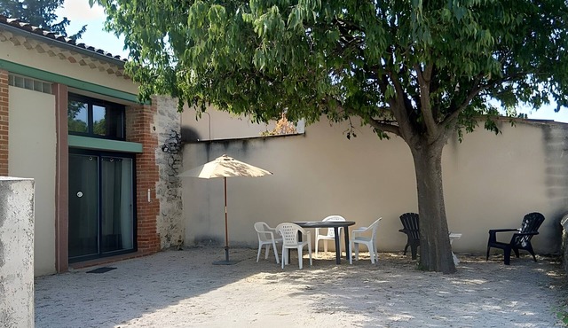 Holiday Home 'Le Gîte Du Vieux Mûrier Côté Est' with Private Garden, Wi-Fi and Air Conditioning