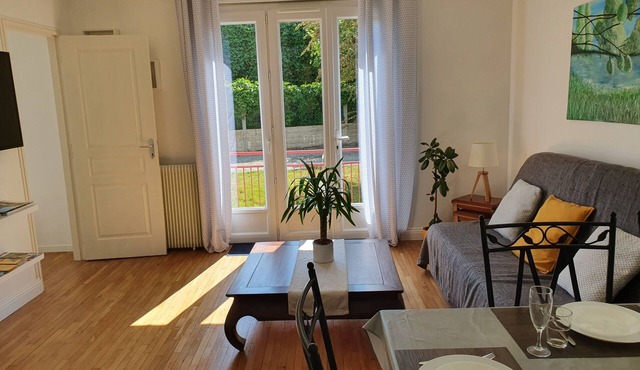 holiday house not overlooked and 5 minutes from the center of fresnay