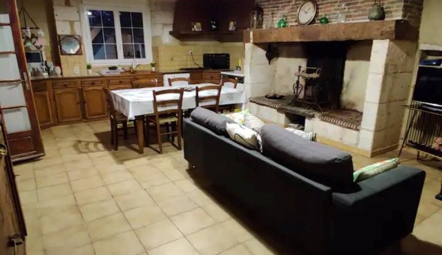 Holiday Home 'Grande Maison St Pierre De Côle' with Shared Terrace