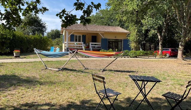Holiday home in a rural setting near the sea and the Gironde. Internet/Wifi