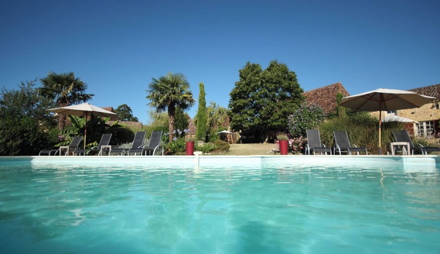 Holiday Home 'Le Pastoureau' with Private Terrace, Private Garden and Wi-Fi