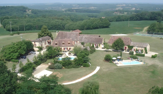 Holiday Home 'Le Sabotier' with Private Garden and Wi-Fi