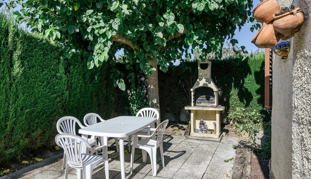 Holiday Home 'Casa Pepita' with Shared Pool, Private Terrace and Wi-Fi