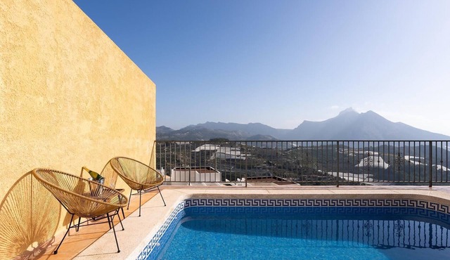 Holiday Home Casa Linda Vista Altea Costa Blanca with Sea View, Pool & Wi-Fi