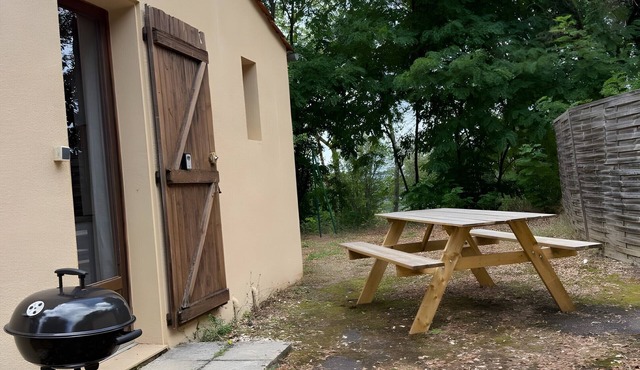 Holiday Home "Maison 4 Personnes" with Shared Pool, Wi-Fi & Air Conditioning
