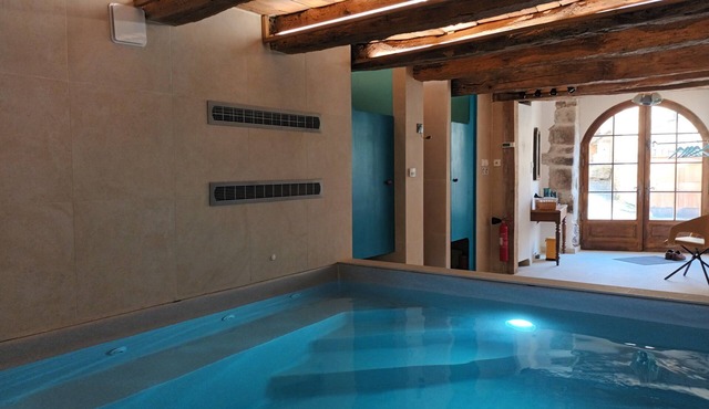 Holiday Home 'La Clé Des Sens' Mountain View, Private Terrace & Indoor Pool