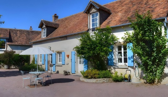 Holiday Home '15 Guests with Pool' with Shared Pool, Private Terrace and Wi-Fi