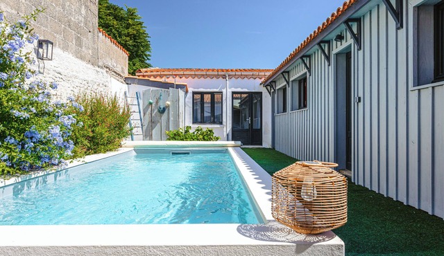 Holiday Home with Private Pool, Private Terrace and Wi-Fi