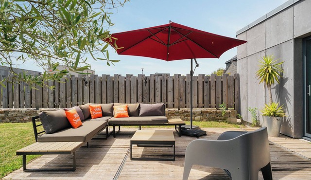 Holiday Home 'L'Escapade Du Bord De Rance' with Terrace, Garden and Wi-Fi