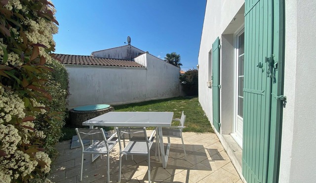 Holiday Home 'Vacances Au Château D'Oléron' with Private Terrace and Wi-Fi