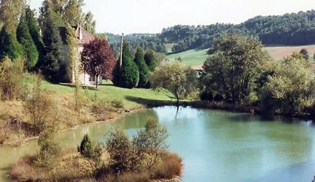 Holiday home in Montaigu-de-Quercy with garden