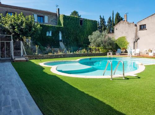 Holiday Home in Montbrun with Pool & Vineyards