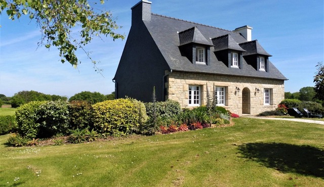 Holiday Home in Port-Blanc near Sandy Beaches