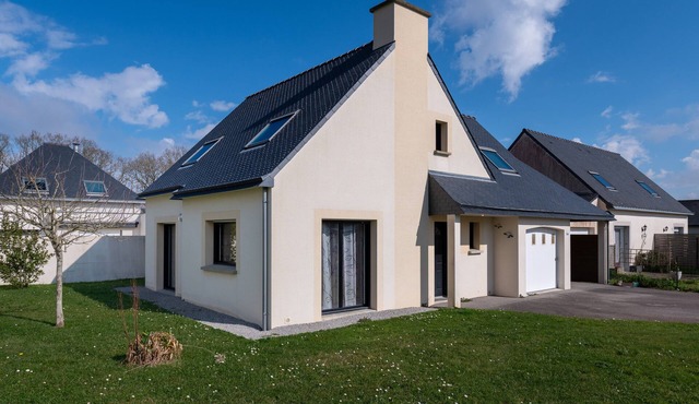 Holiday Home 'Maison Familiale' with Private Garden