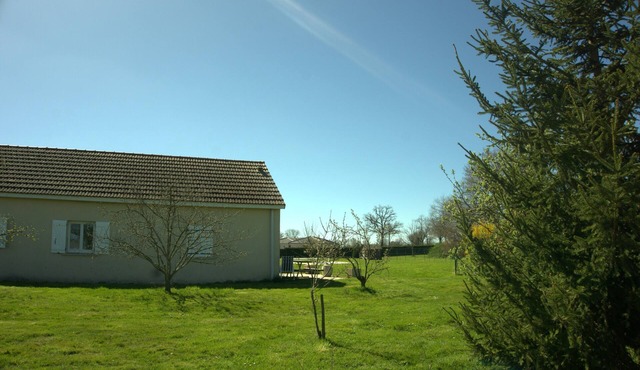 Holiday Home “Aiguille et Lotus” with Shared Pool and Terrace