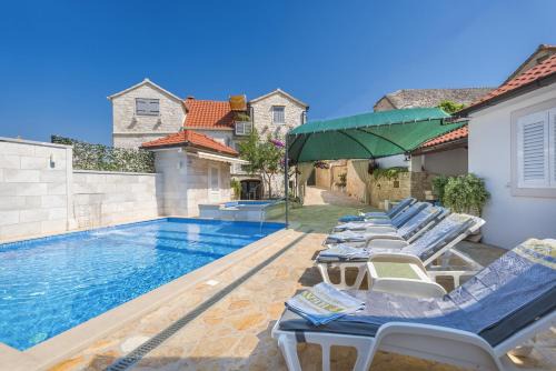 Holiday home Škrika