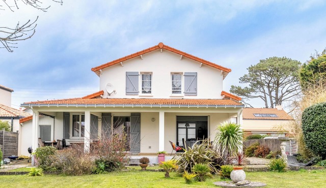 Holiday Home '08 Les Flots De La Source' with Private Terrace and Garden