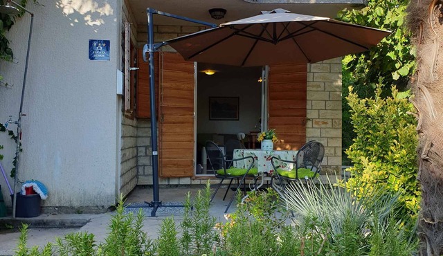 Holiday home 100 m from the beach
