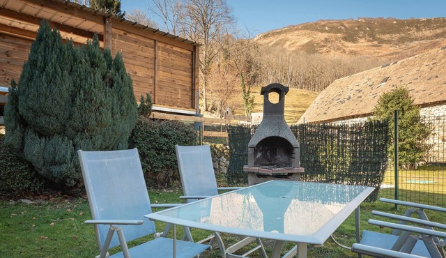 Holiday Home '111 Val D'Azun - Gîte 6 Voyageurs' with Mountain View, Private Terrace and Wi-Fi