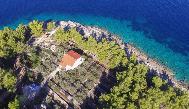 Holiday home 15 m from the beach