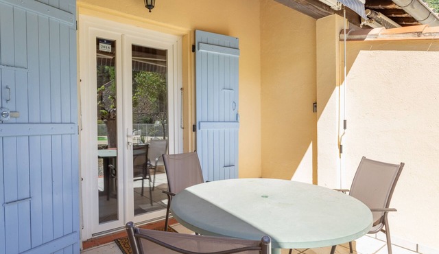 Holiday Home 5 with Mountain View and Shared Pool