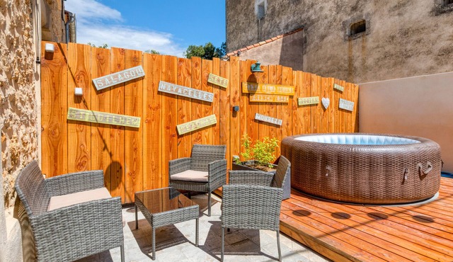 Holiday Home 'A La Bonne Franck'ette' with Shared Terrace, Wi-Fi and Air Conditioning