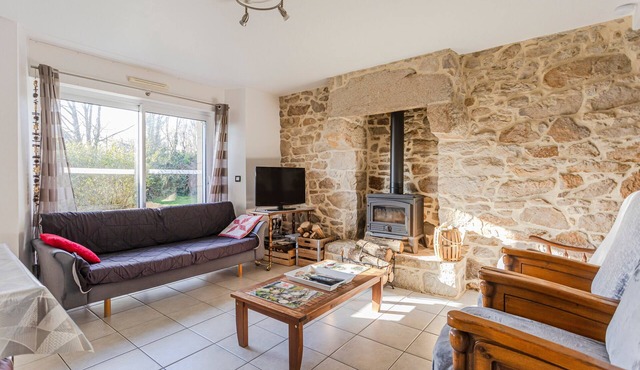 Holiday Home 'A La Ferme Du Cosquer' – Accessible, Private Garden & Wi-Fi