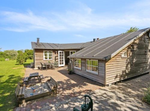 Holiday Home Alma - 400m from the sea by Interhome