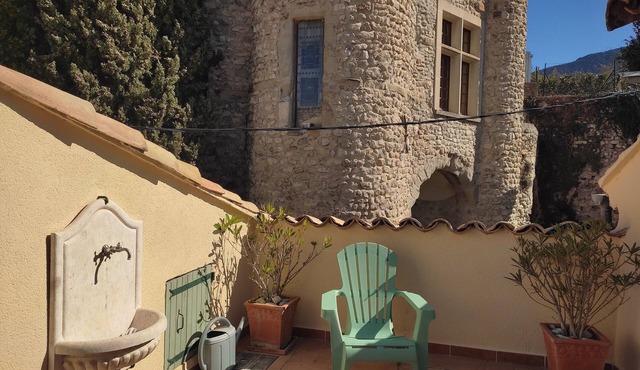 Holiday Home 'Amour De Provence' with Mountain View and Private Terrace