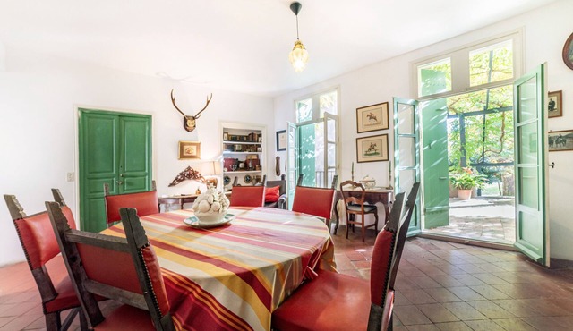 Holiday Home 'Ancienne Maison Vigneronne' with Private Pool, Private Terrace and Wi-Fi