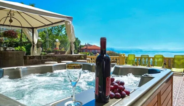 Holiday home Andrea with whirpool by Villas Guide