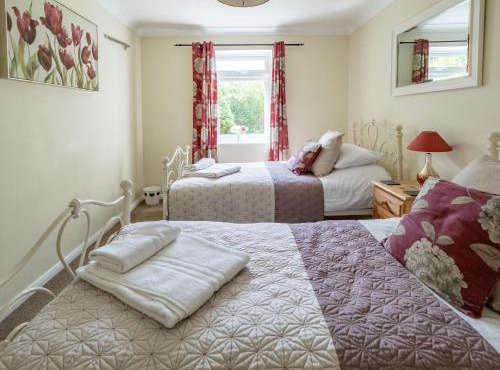 Holiday Home Ash Cottage by Interhome